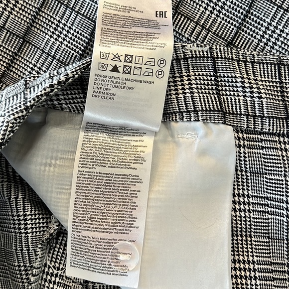 Checked slacks - Picture 5 of 7